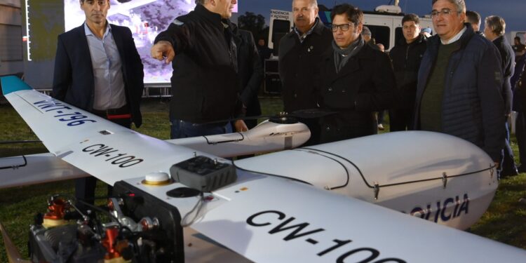 Axel Kicillof y Sergio Berni presentaron los nuevos drones que fortalecerán la seguridad en zonas rurales