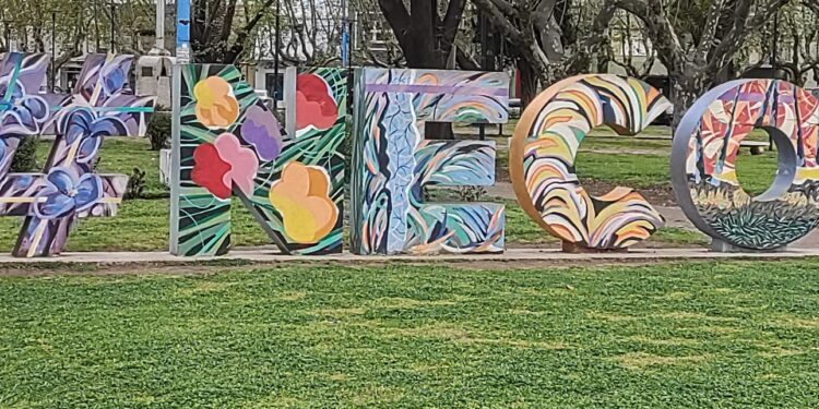 142° ANIVERSARIO: La Plaza “Dardo Rocha” se viste de fiesta