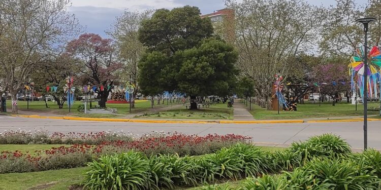 142° ANIVERSARIO: La Plaza “Dardo Rocha” se viste de fiesta