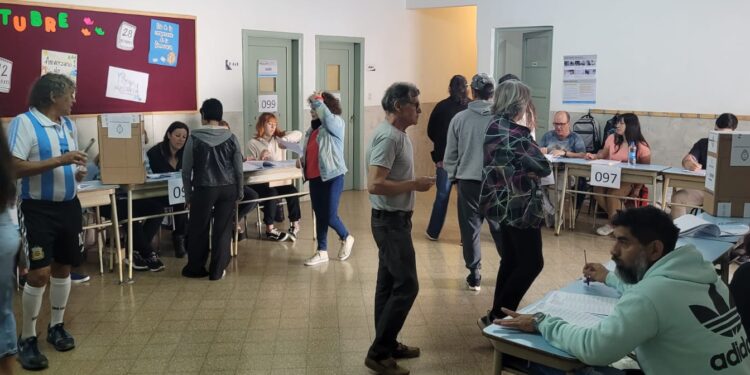 Las elecciones ya estan marcha. Se elige Presidente, Gobernador e Intendente