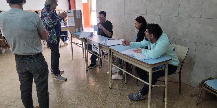 Las elecciones ya estan marcha. Se elige Presidente, Gobernador e Intendente