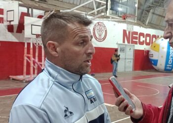 Leonardo Nosenti: “Vinimos a Necochea atraídos por la figura convocante de Pablo Meana como referente del voley argentino”