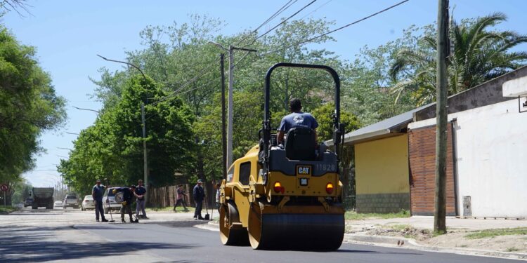Se completó la colocación del asfalto en avenida 58 entre 81 y 91