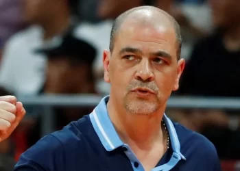 “Oveja” Hernández: “Mi melancolía quedó conectada con Necochea”. Por Leo Menna