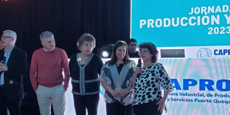 Gran aporte de Caproq para el grupo “Un litro de leche por mes, Necochea puede”