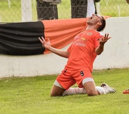 Gran triunfo de Villa Diaz Velez ante Mataderos. No ganó ninguno de los de arriba de la Zona B.