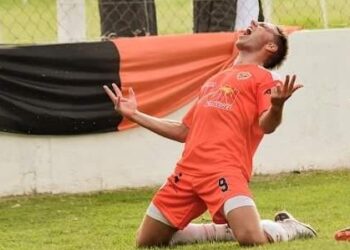 Gran triunfo de Villa Diaz Velez ante Mataderos. No ganó ninguno de los de arriba de la Zona B.