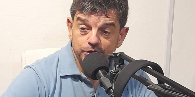 Marcelo Bruno: “La escuela Nro 7, ya lleva el nombre de “Raúl Alfonsín”, por la decisión de los alumnos”