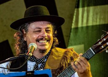Hoy se presenta el folklorista Adrián Maggi en una actuación benéfica en la Capilla San Cayetano