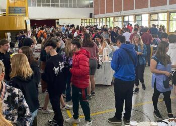 Expo Emprendedores y Proyectos Productivos con estudiantes de nivel secundario de nuestro distrito.