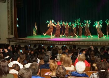 Con la fantasía de un “Bosque Encantado”, la Escuela de Danzas Clásicas vivió su gala de fin de año
