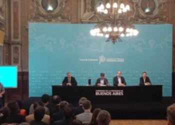 Buenos Aires petrolera: Kicillof puso el gancho a millonaria inversión en puerto bonaerense