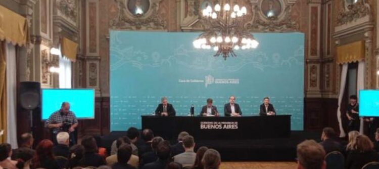 Buenos Aires petrolera: Kicillof puso el gancho a millonaria inversión en puerto bonaerense