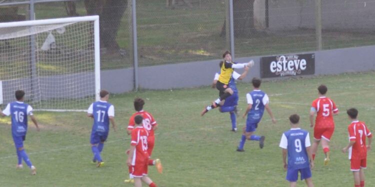 FÚTBOL. Victoria del Sub-15 sobre Maipú y lidera la zona