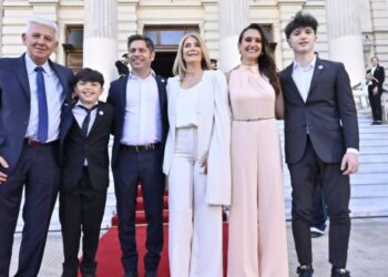Kicillof asumió su segundo mandato: “Nos toca recuperar los recursos que nos fueron quitados”