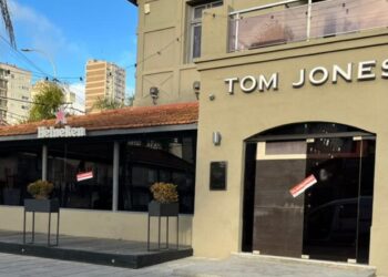 Joven apuñalado en “Tom Jones”. No descartan su clausura definitiva