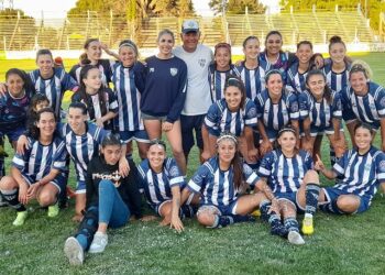 FÚTBOL FEMENINO. Rivadavia goleó y es otra vez campeón