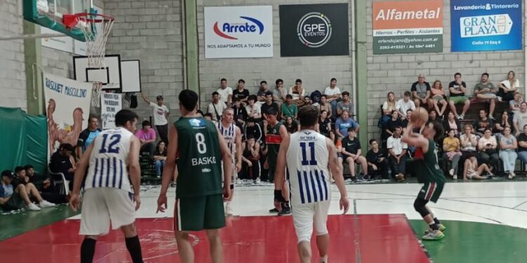 BÁSQUETBOL. Ganó Centro Basko y forzó a tercer partido