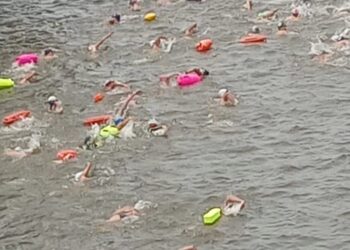 NATACIÓN. Taién Torales y Abraham, Los Destructores