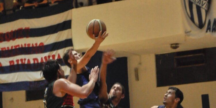 BÁSQUETBOL. Este miércoles se define el torneo local