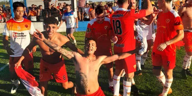 Villa Diaz Velez, por penales a la final del fútbol local. Por Rubén Leys