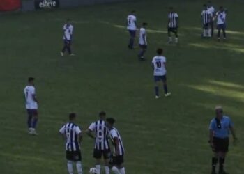 FUTBOL. Del Valle y Rivadavia dejaron todo para definir en el segundo partido. Por Leo Menna