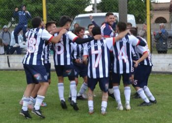 Rivadavia o Del Valle, uno de los dos será finalista del fútbol local