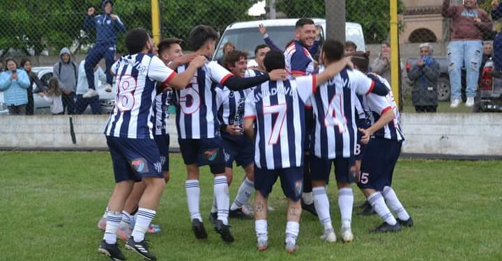 Rivadavia o Del Valle, uno de los dos será finalista del fútbol local