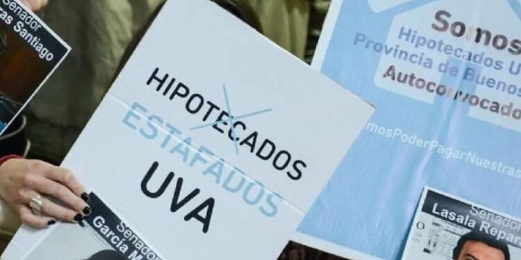 Inflación, devaluación y ajuste: tomadores de créditos UVA, en su peor momento