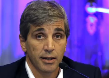 Devaluación, apertura de importaciones y recorte de subsidios: una por una, las medidas económicas anunciadas por Luis Caputo