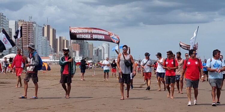 Presentan denuncia penal ante el paro de los guardavidas. Por. Jorge Gómez (Colaboración)