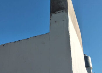 Roban los reflectores en el estadio del club Mataderos