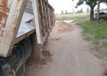 Trabajos de engranzado y entoscado por parte del Ente de Servicios Urbanos