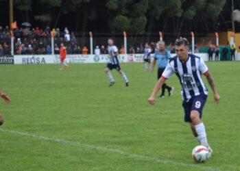 FÚTBOL. Domingo 14. 17.30, la hora señalada