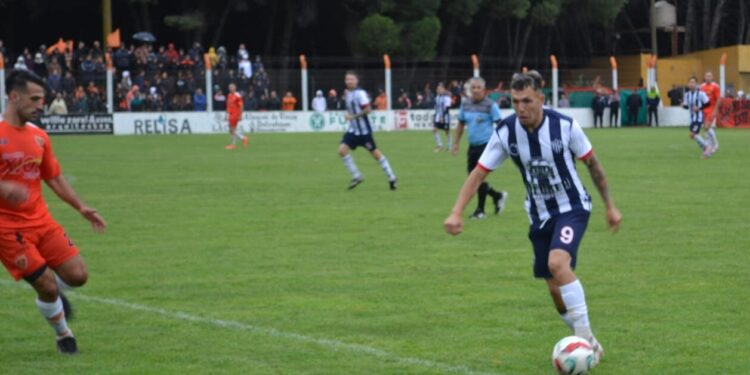 FÚTBOL. Domingo 14. 17.30, la hora señalada
