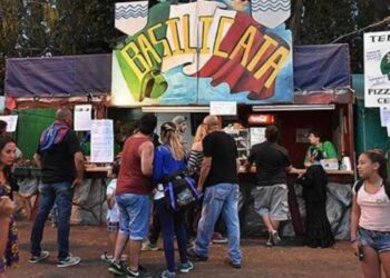 Se pone en marcha la Feria de las Colectividades