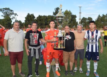 El fútbol se tiñó de naranja. Villa Diáz Veléz gritó CAMPEÓN