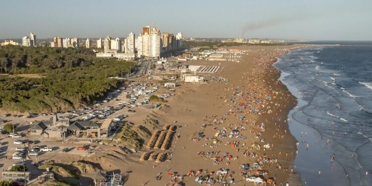 La máxima llegó a 32° y Necochea entra en alerta amarilla por altas temperaturas