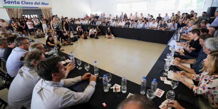 Arturo Rojas analizó junto al Gobernador el complejo escenario económico que atraviesan distintos sectores productivos