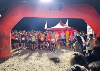 RUNNING NOCTURNO. El marplatense Pérez Lazarte fue el ganador. DIARIONQ y NEC RADIO 98.3 auspiciaron la “carrera del verano”.