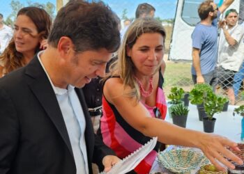 Kicillof ya inauguró obras y continua con su agenda.