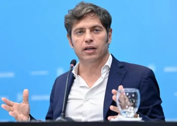 Kicillof ya inauguró obras y continua con su agenda.