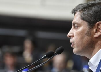 Kicillof le contestó a Milei tras el llamado al Pacto de Mayo: “Si es para la foto, arranquen nomás si no llegamos”