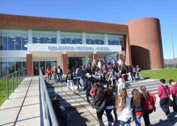 Unicen se declaró en Estado de Emergencia Económica: el Rector se reunió con el Intendente