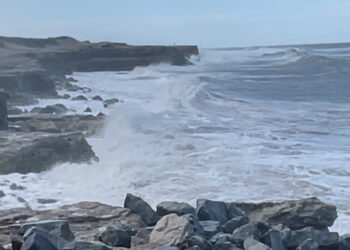 Anuncian ciclón extratropical y mar de fondo desde hoy y hasta mañana. Imágenes y videos exclusivos de Diario NQ