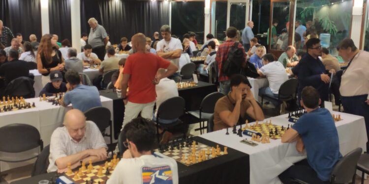 AJEDREZ. Está en marcha el 65° Playas de Necochea. Por Leo Menna