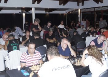 AJEDREZ. Final cabeza a cabeza del Playas de Necochea. Por: Leo Menna