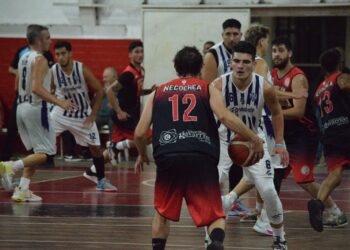 BÁSQUETBOL. El pentacampeón no dejó dudas