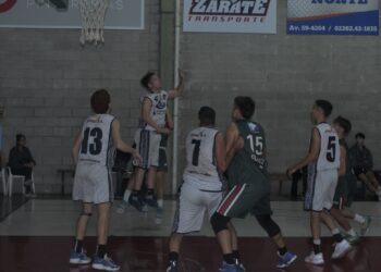 BÁSQUETBOL. Centro Basko le puso broche a la fechainaugural