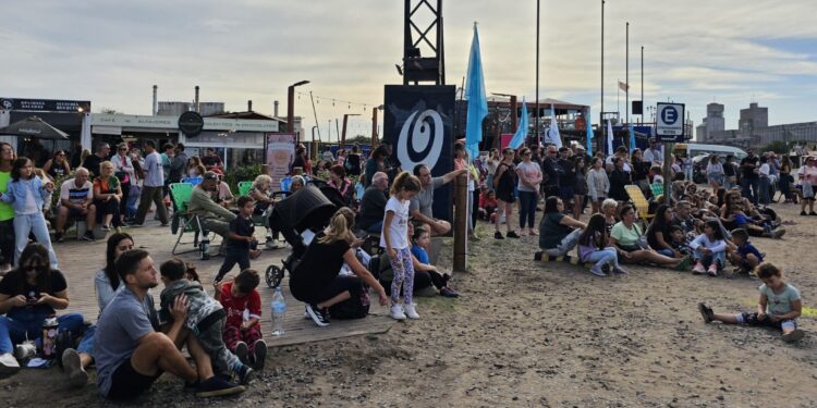 Vecinos y turistas festejaron los 30 Años del Consorcio de Gestión de Puerto Quequén